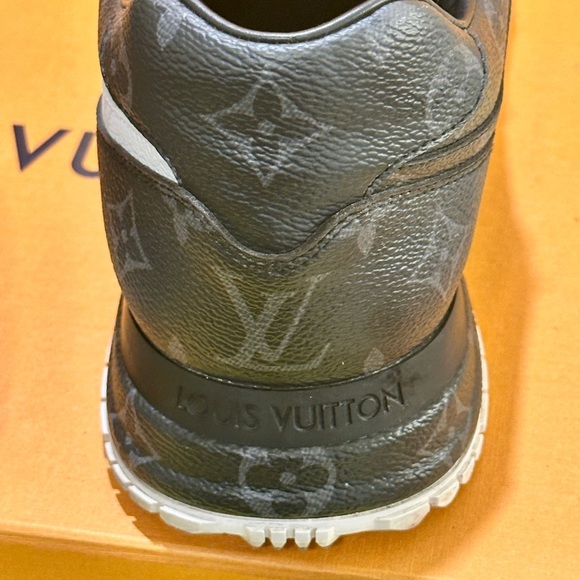 Louis Vuitton Runaway Monogram Brown Black and White - Picture 9 of 15